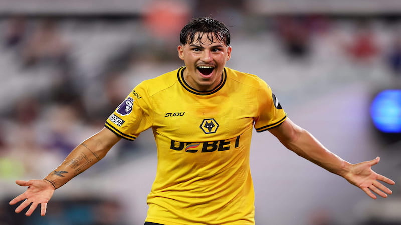 Tiền đạo cánh Rodrigo Gomes tại CLB Wolves